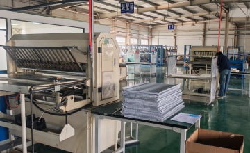 Henan Clean Filtration Equipment Co., Ltd. standardized industrial factory with automated filter production lines for air compressor filters, hydraulic filters and vacuum pump filters manufacturing